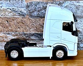 Volvo FH | Diecast Car | Model Car | 1/64 Scale Model Truck | Die
