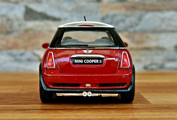 MINI COOPER 10,5 cm Opening Doors Pull Back & Go Diecast Classic Red 