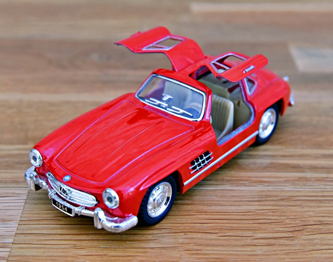 1954 Mercedes Benz 300 SL Gullwing Silver 1/24 Diecast Model