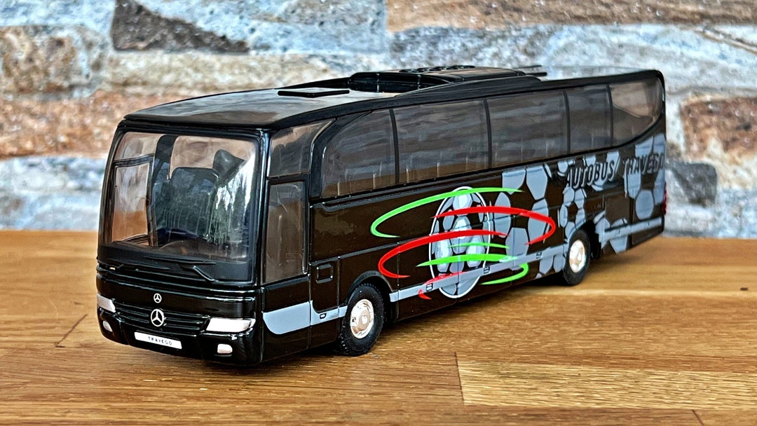 メルセデスベンツ トラベゴ、モデルバス、スケール 1/78 ダイキャスト