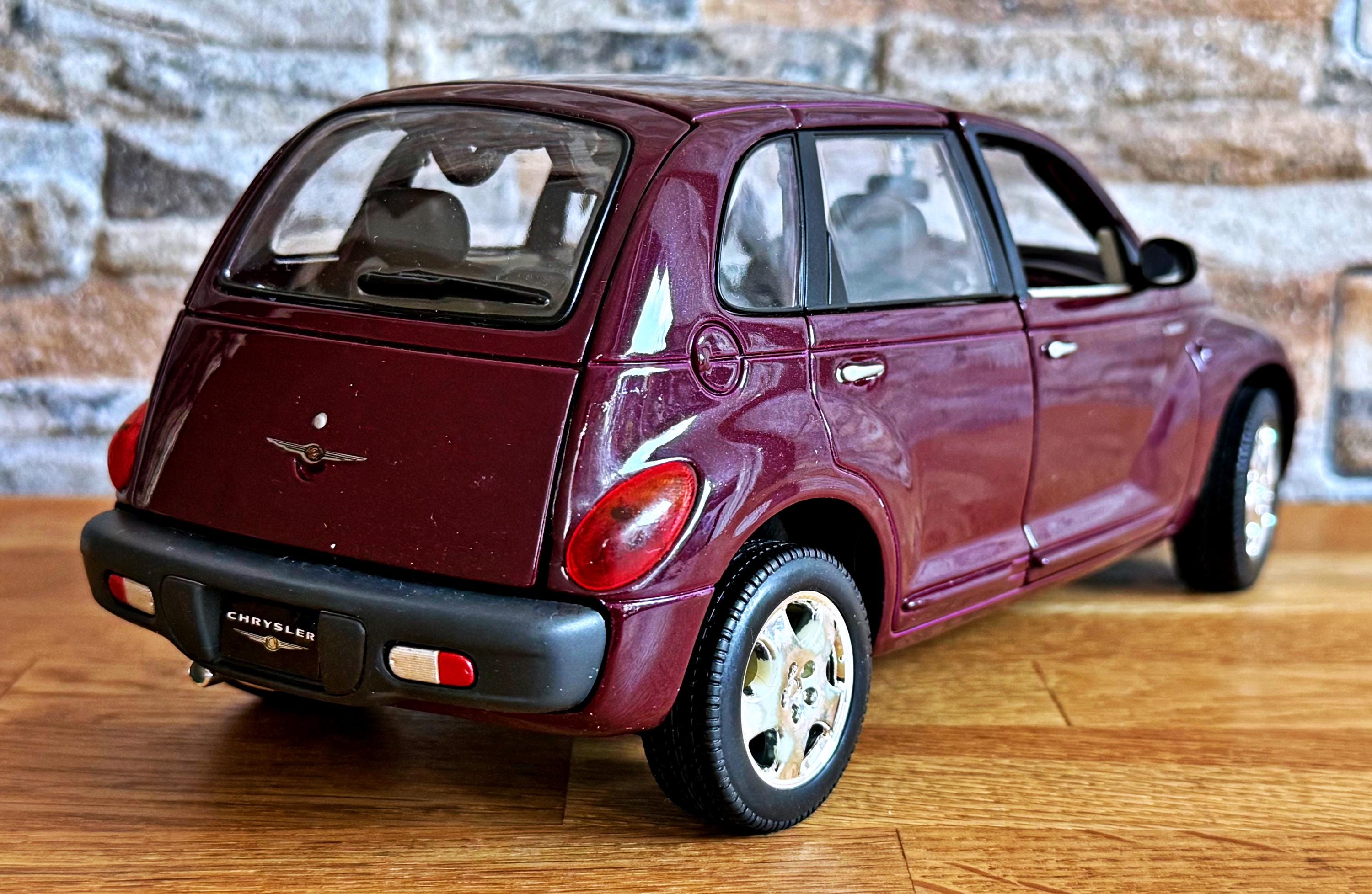 Chrysler PT Cruiser | 1/18 Diecast Model Car | 1/18 Scale Model