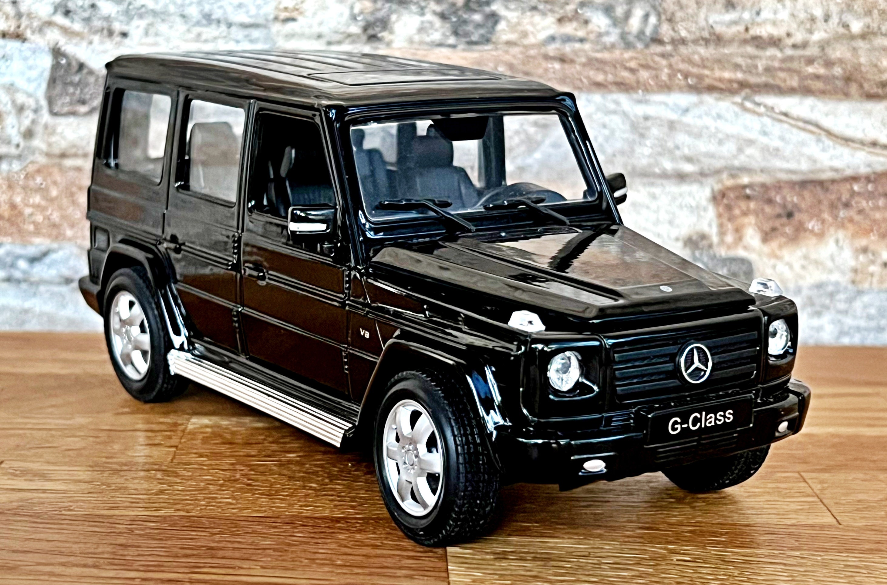 Mercedes Benz G500 | 1/24 Scale Model Car | Diecast Car Model