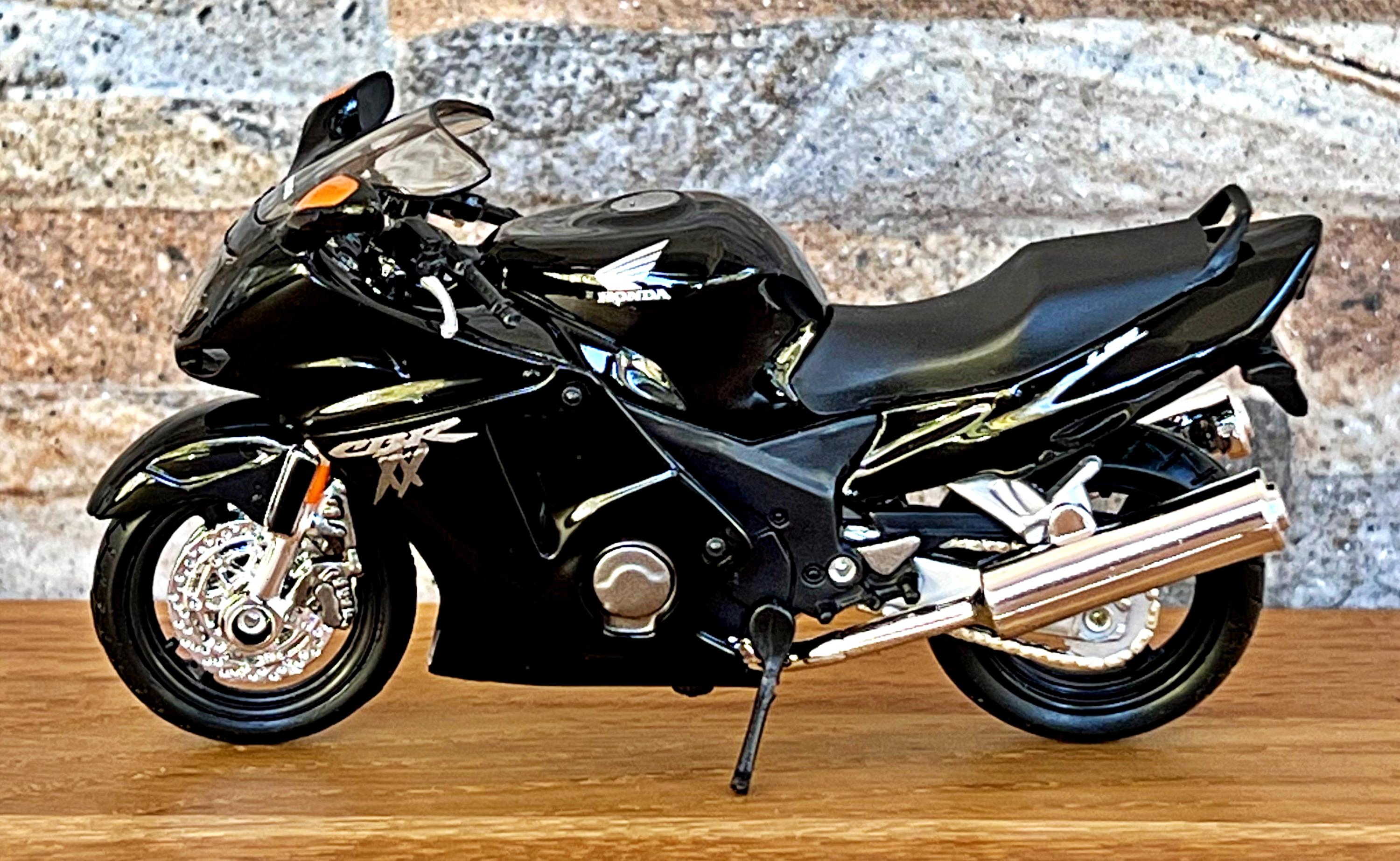 HONDA MOTORCYCLE CBR1100XX ミニカー(バイク) Tamiya 1/12 Motorcycle Series No.70 Honda CBR1100XX Super