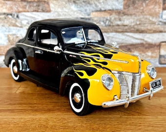 Ford Deluxe 1940 , 1/18 scale model car , Diecast car,  collectible car, Die cast Car Model, Ford Diecast , 40s