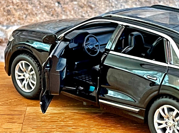 Voiture Miniature Audi Q5 Noire - 1:32 - Diecast - Jouet Pour Enfant 3 Ans Et +