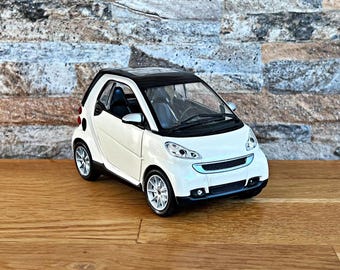 Smart Fortwo | Model Car | Diecast Car | 1:24 Scale Model Car