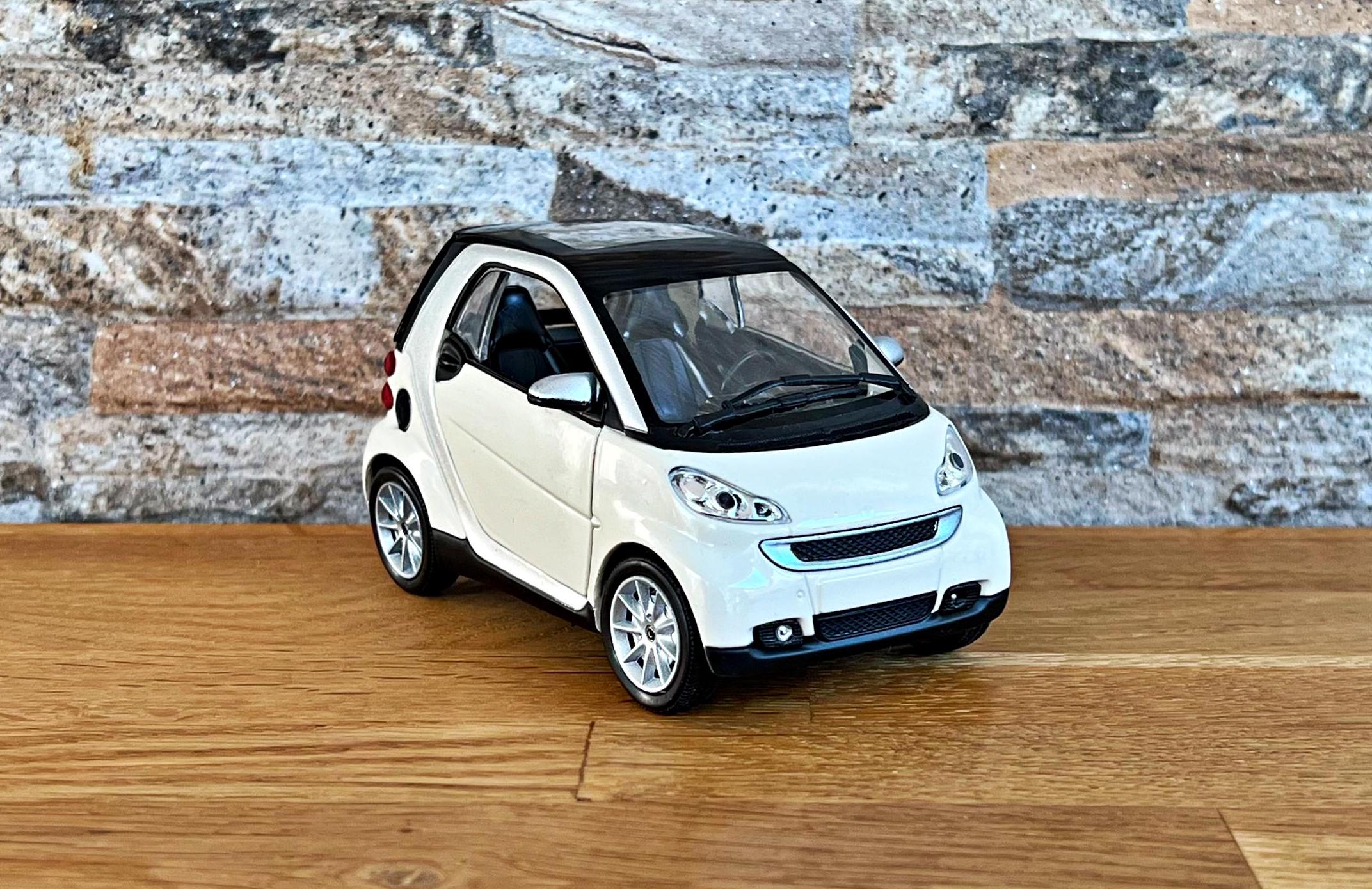 Smart Fortwo | Model Car | Diecast Car | 1:24 Scale Model Car