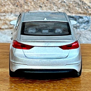 Hyundai Elantra , modèle de voiture, échelle 1/36 modèle de voiture, 1/36 voiture moulée sous pression, objet de collection, Hyundai Diecast, Modèle de voiture image 4