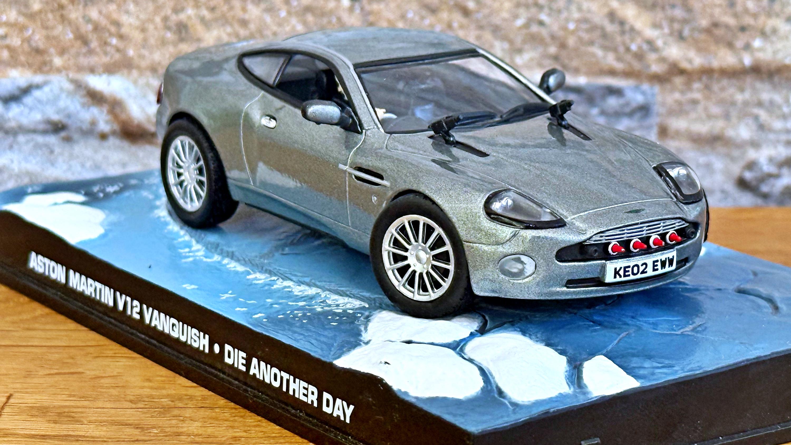Aston Martin V12 Vanquish , 007 James Bond Collection , Vintage