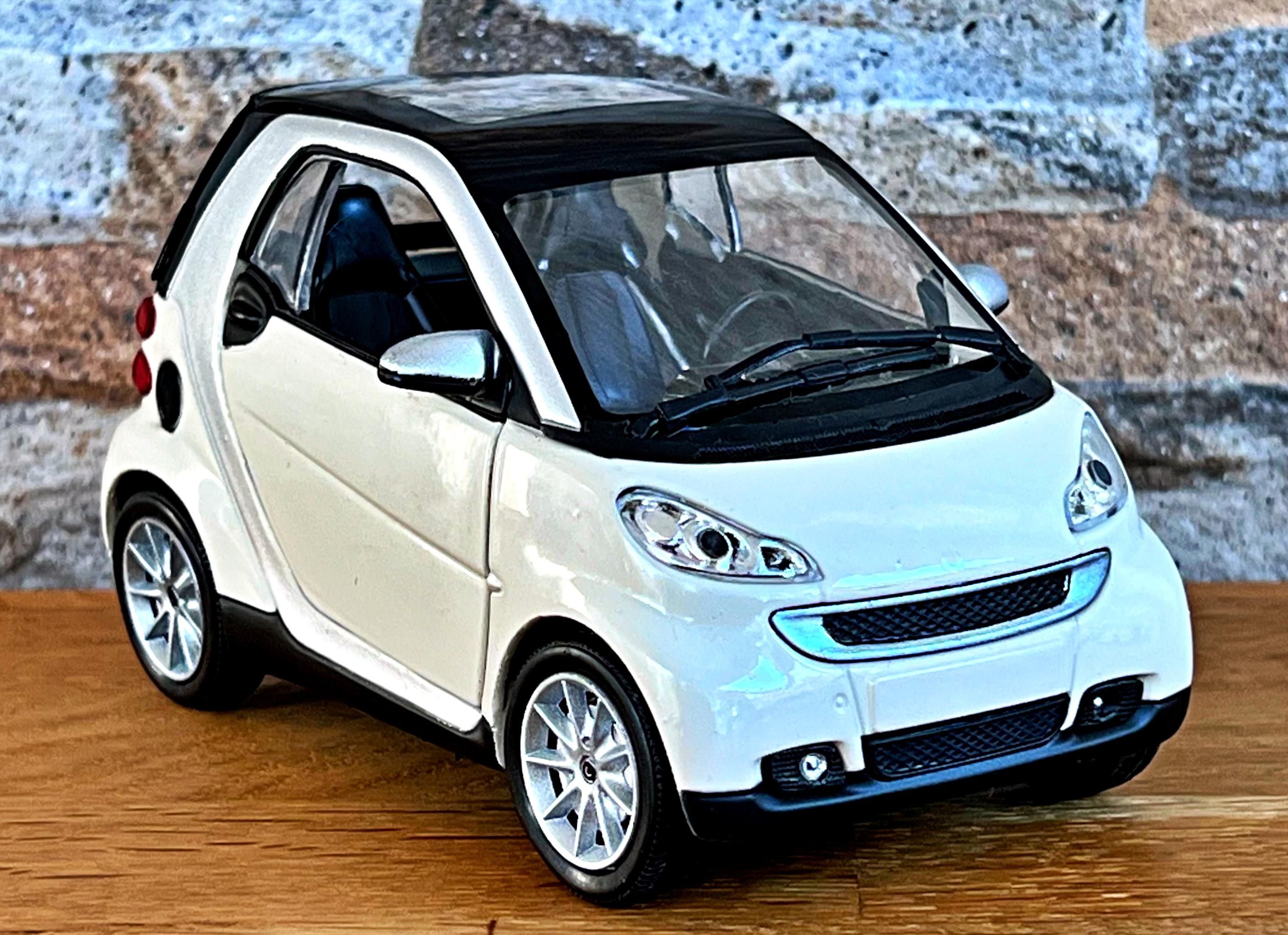Smart Fortwo | Model Car | Diecast Car | 1:24 Scale Model Car