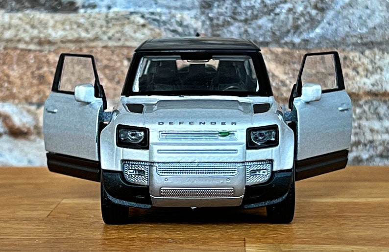 Land Rover Defender 2020, Model Car, Diecast Car, 1/36 Scale Model Car ...