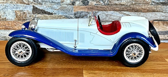 Alfa Romeo 2300 Spider 1932, Vintage Model Car, 1/18 Diecast Car