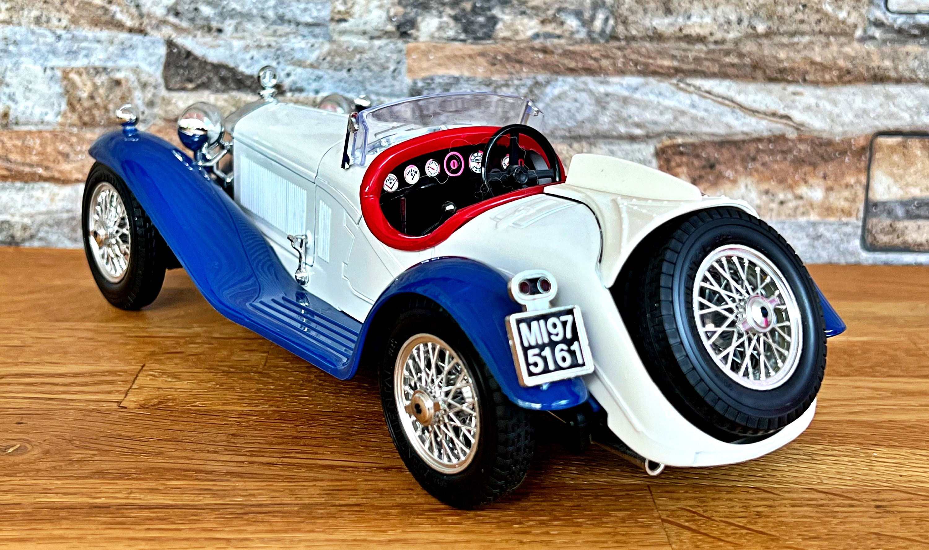 Alfa Romeo 2300 Spider 1932, Vintage Model Car, 1/18 Diecast