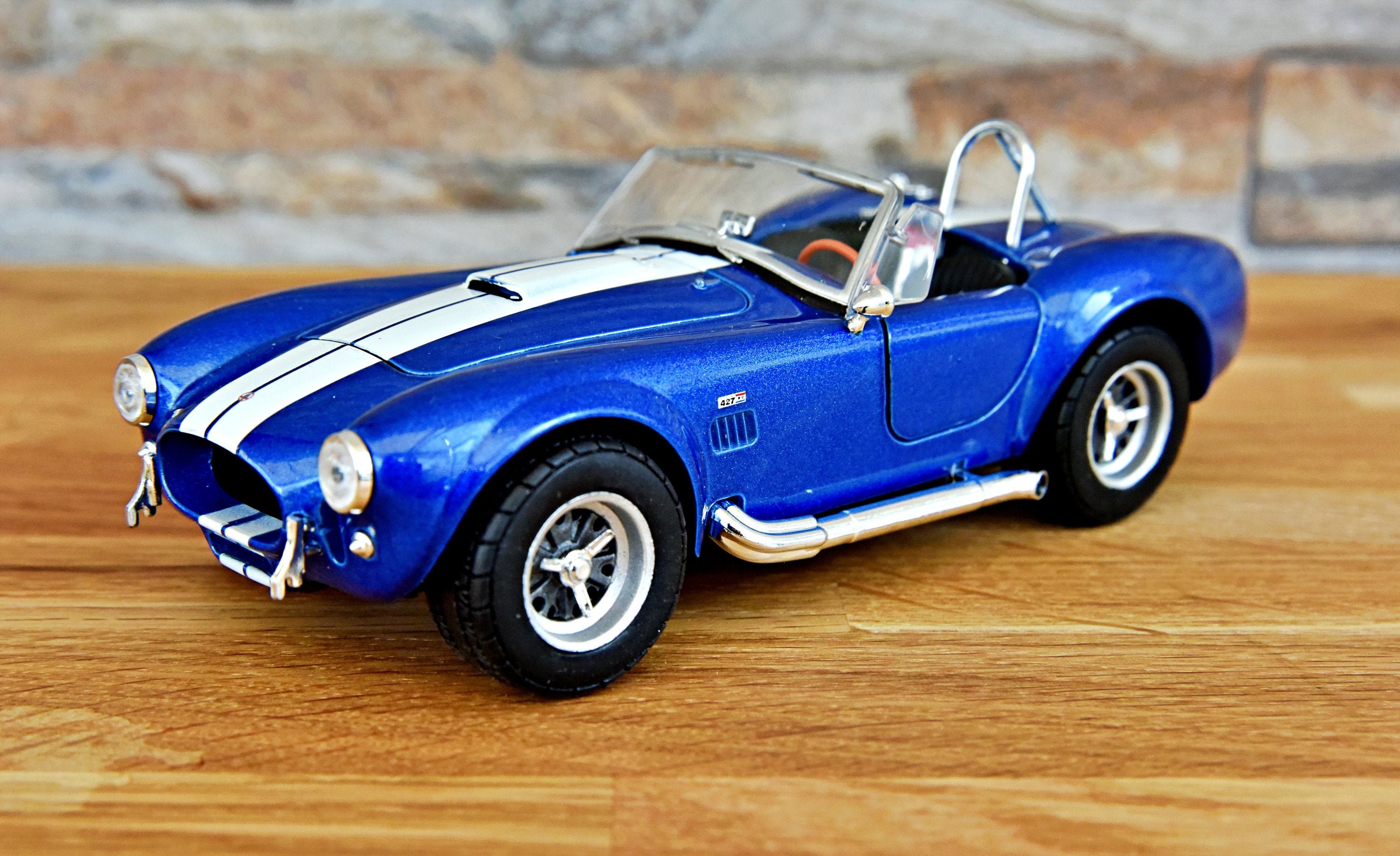 Miniatura Carro Colecionável Ford Shelby Cobra 427 1965 Azul