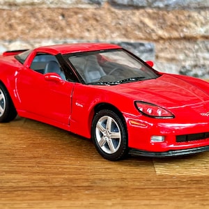 Chevrolet Corvette C6 Z06 2007 | Modèle réduit de voiture | Voiture miniature 1/36 | Modèle réduit de voiture à l'échelle 1/36 | modèle réduit de voiture en métal | Objet de collection en métal | Corvette