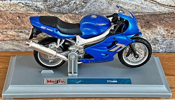 トライアンフ TT600、スケール 1/18 ダイキャスト バイク、1/18 ダイ