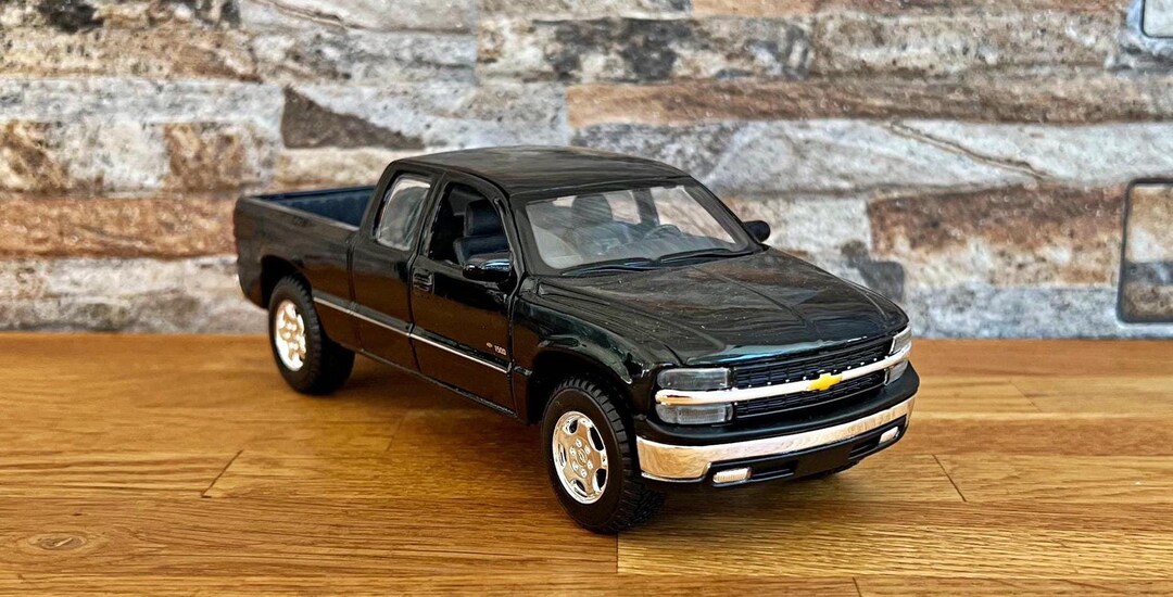 Chevrolet Silverado 1998 , Model Truck , Diecast Truck, 1/27