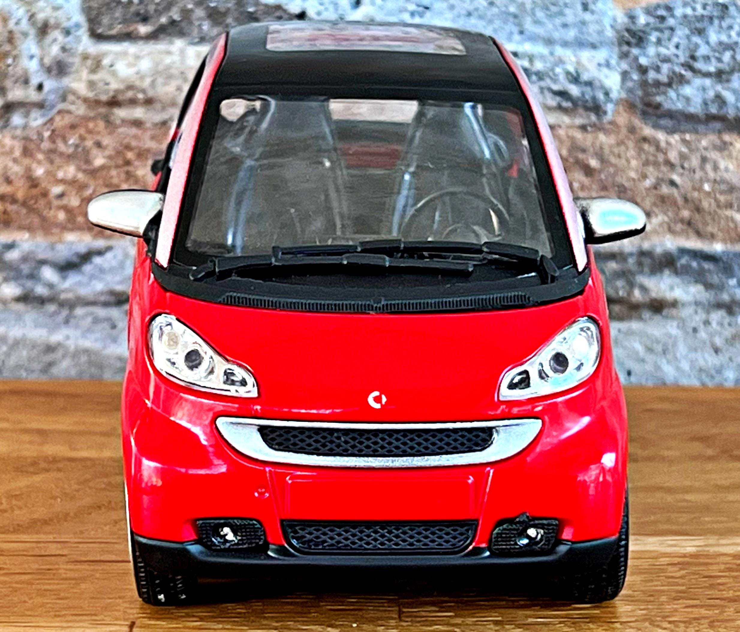 Smart Fortwo | Model Car | Diecast Car | 1:24 Scale Model Car