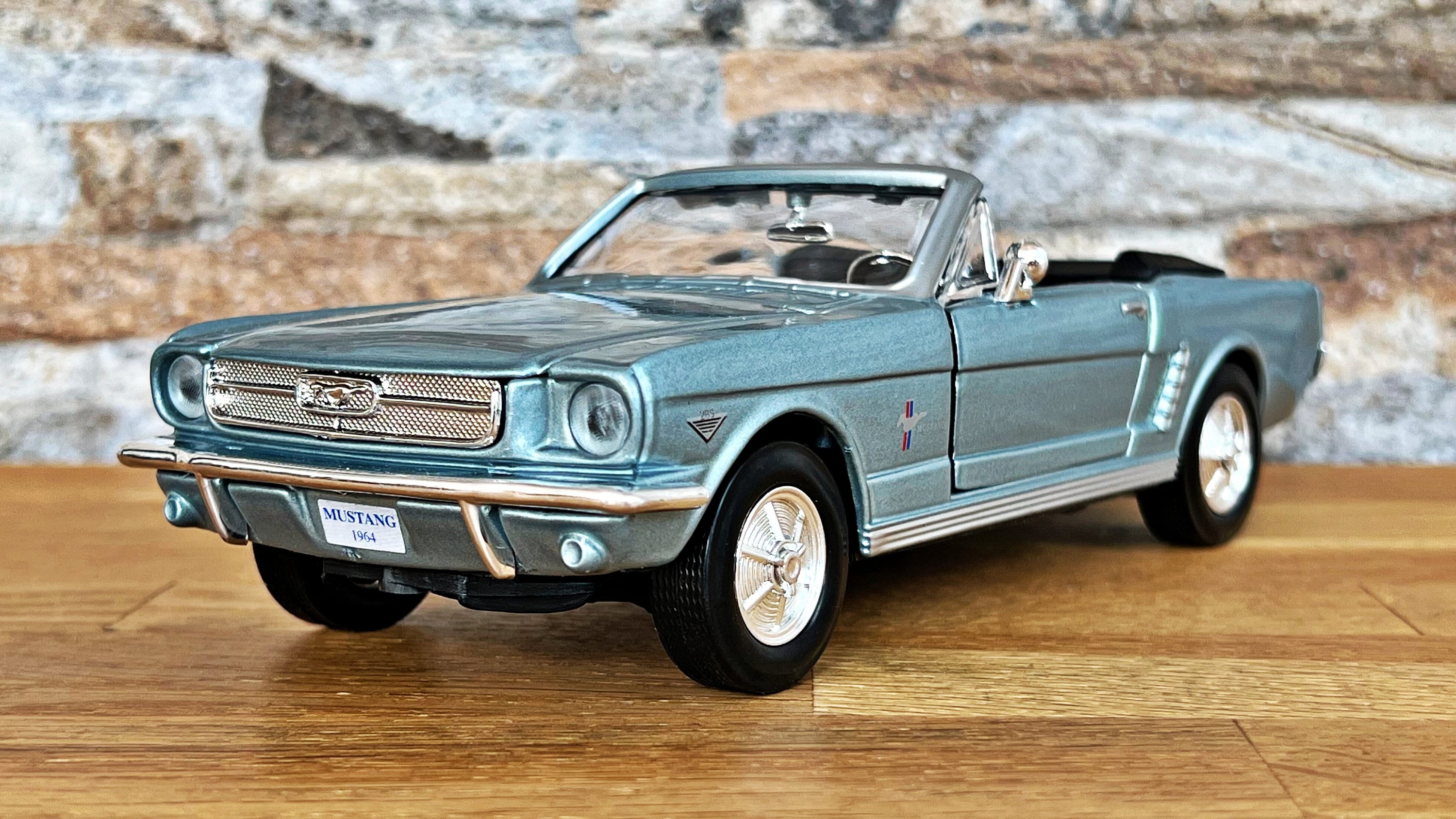 自動車 1/24 1964 Ford Mustang Convertible Ford Mustang 1964 Convertible Cabrio 1:24 Scale Diecast