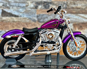 Harley Davidson 2013 XL 1200V Seventy-two, Diecast Motorcycle