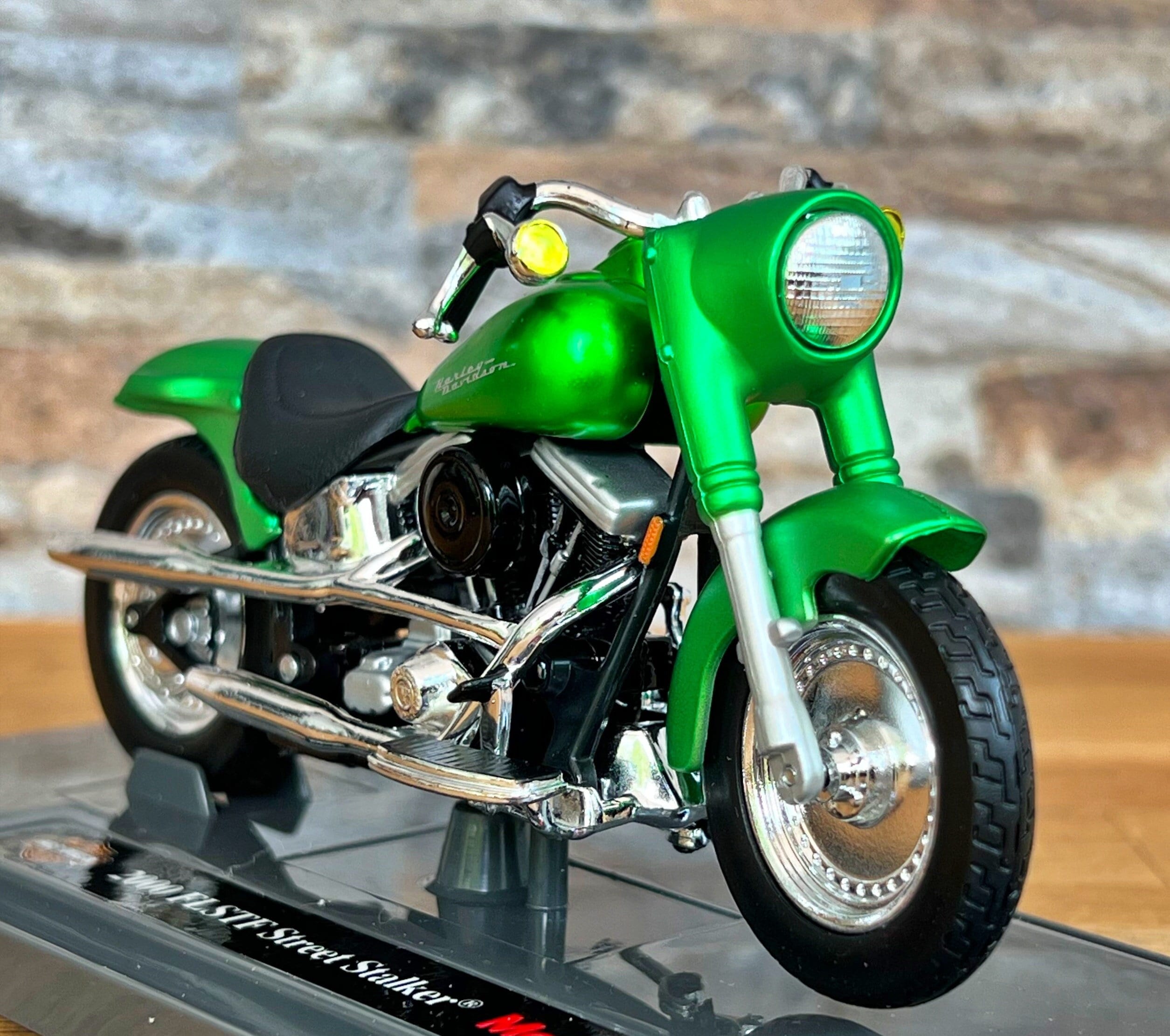 Harley Davidson 2000 FLSTF Street Stalker | Scale 1/18 Diecast