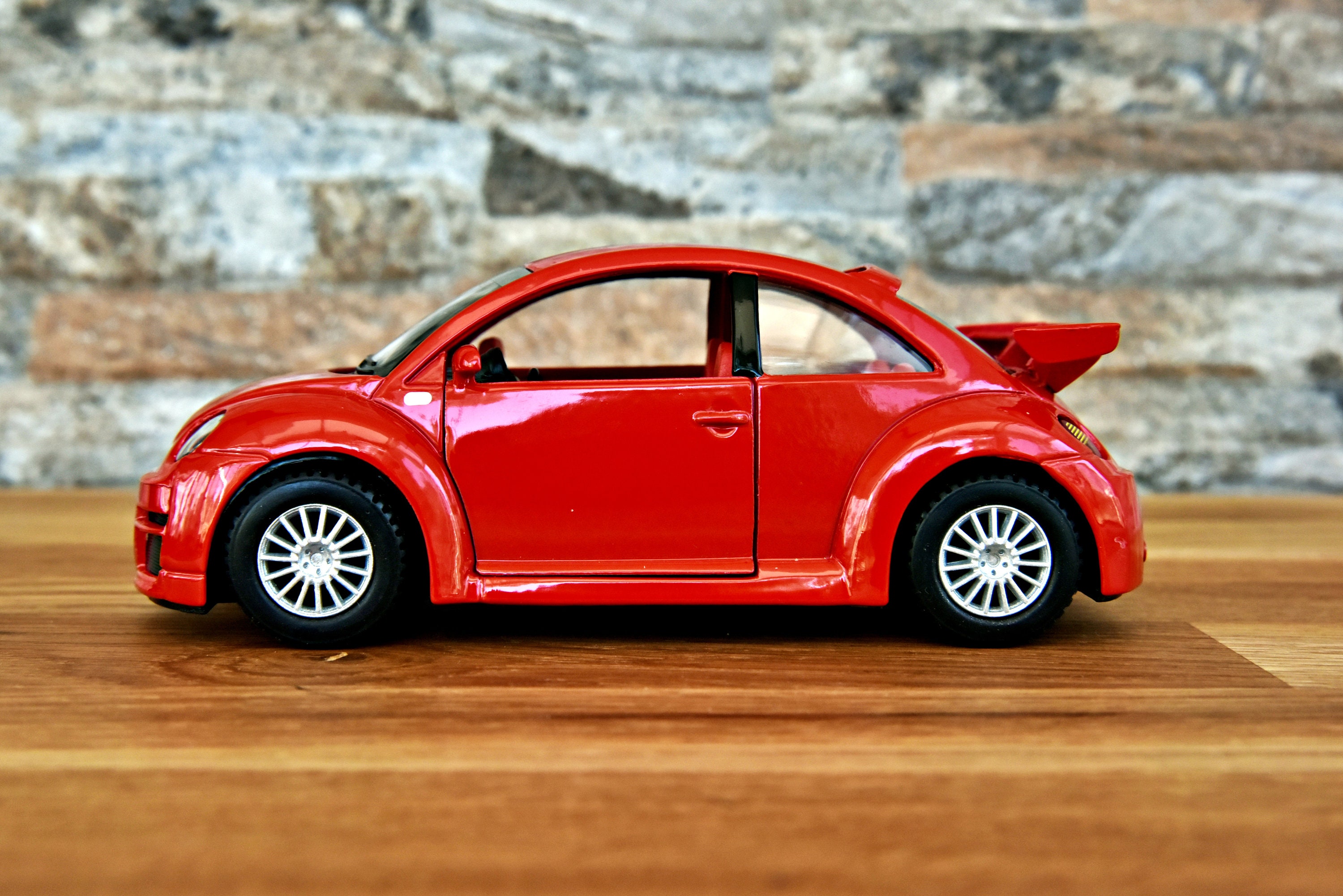 フォルクスワーゲン ニュービートル RSİ | モデルカー | 1/32 ダイ