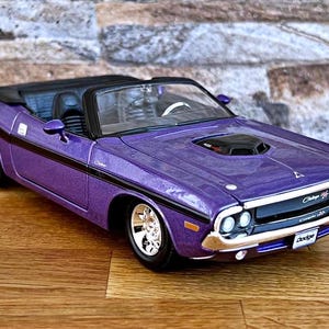 Dodge Challenger RT 1970 | 1:24 diecast car | 1/24 scale Model car | vintage model diecast car | Dodge | Old model car | 1970s