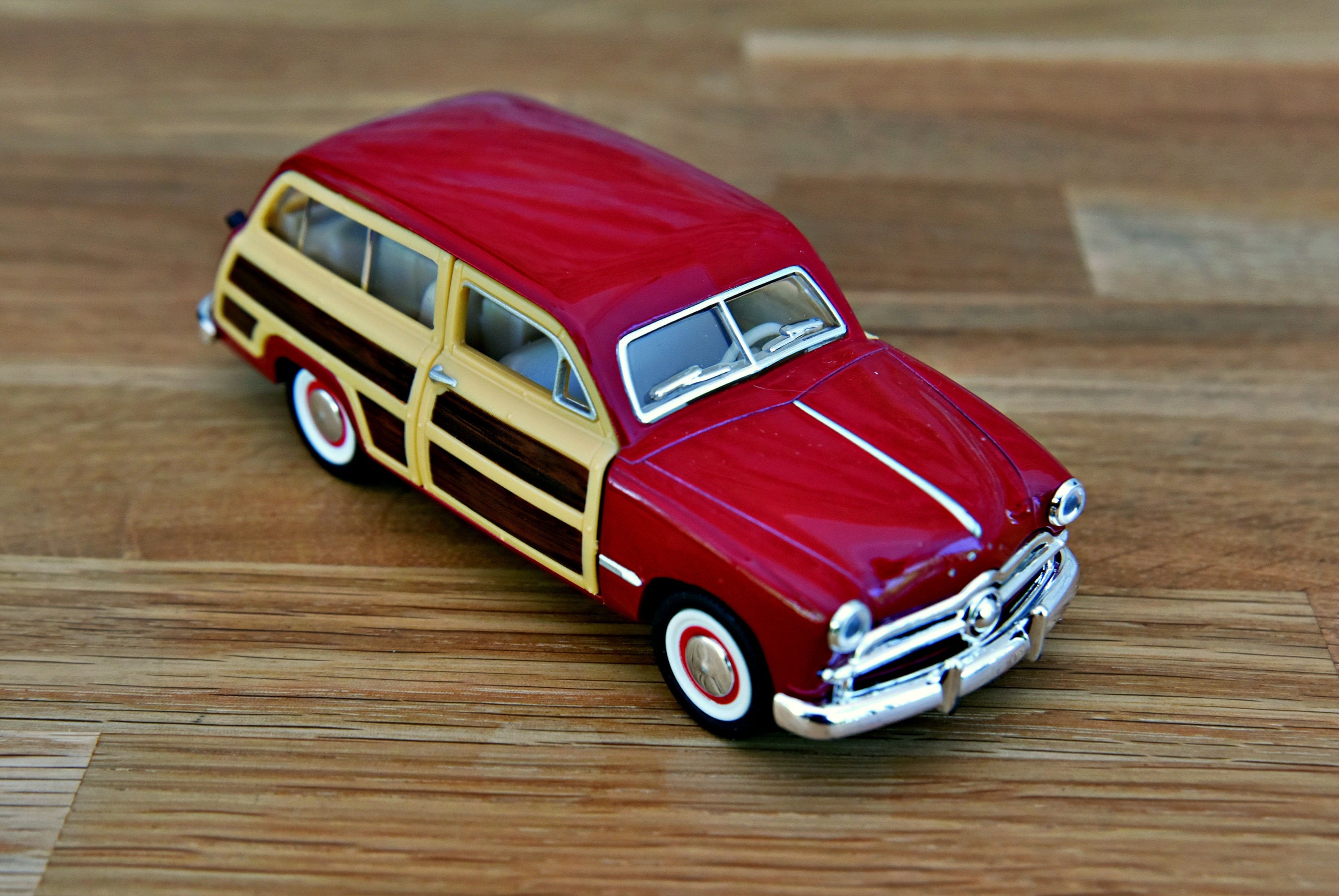 Ford Woody Wagon 1949 | Vintage Model Car | Diecast Car | 1/40