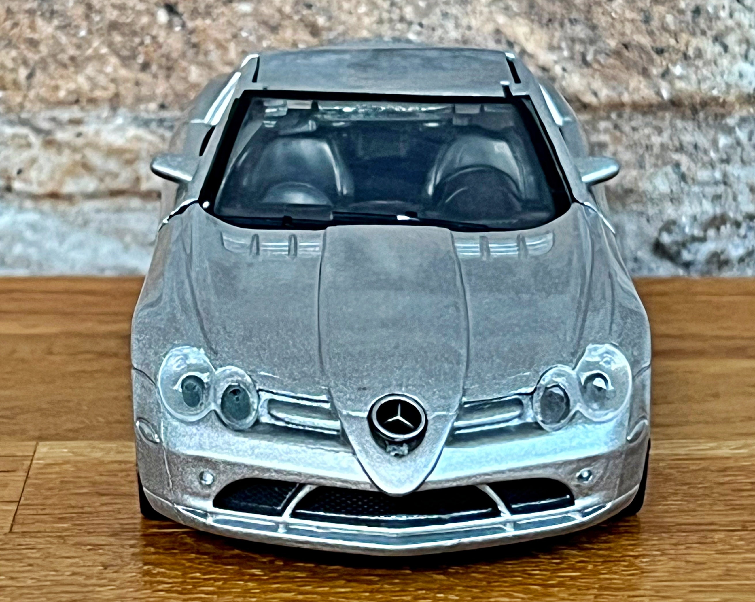 Mercedes Benz SLR Mclaren , Model Car, Scale 1/32, 1/32 Diecast