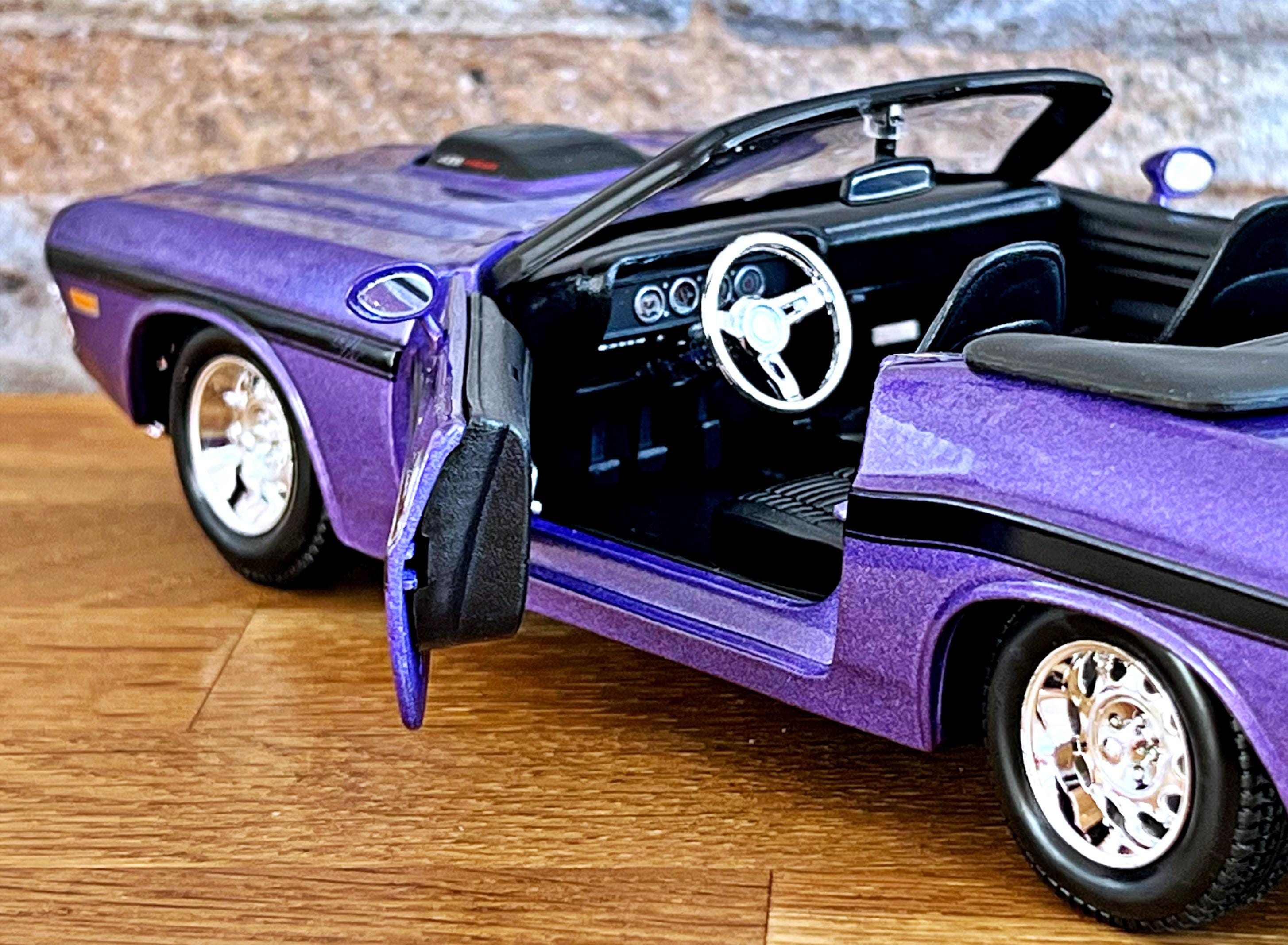 Dodge Challenger RT 1970 | 1:24 Diecast Car | 1/24 Scale Model Car