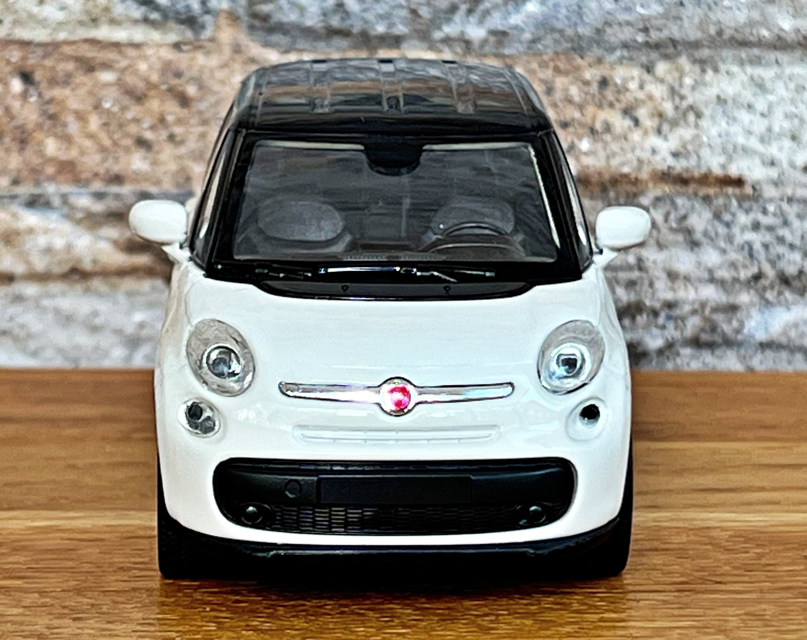 Fiat 500L 2013 | Model Car | 1/34 Scale Diecast Car | Scale Model