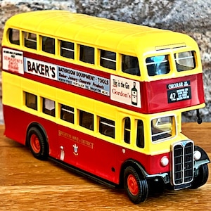 AEC Regent Brighton Hove & District , Vintage diecast bus, 1/76 scale model bus, old classic bus, Die cast Collection item , Diecast Replica