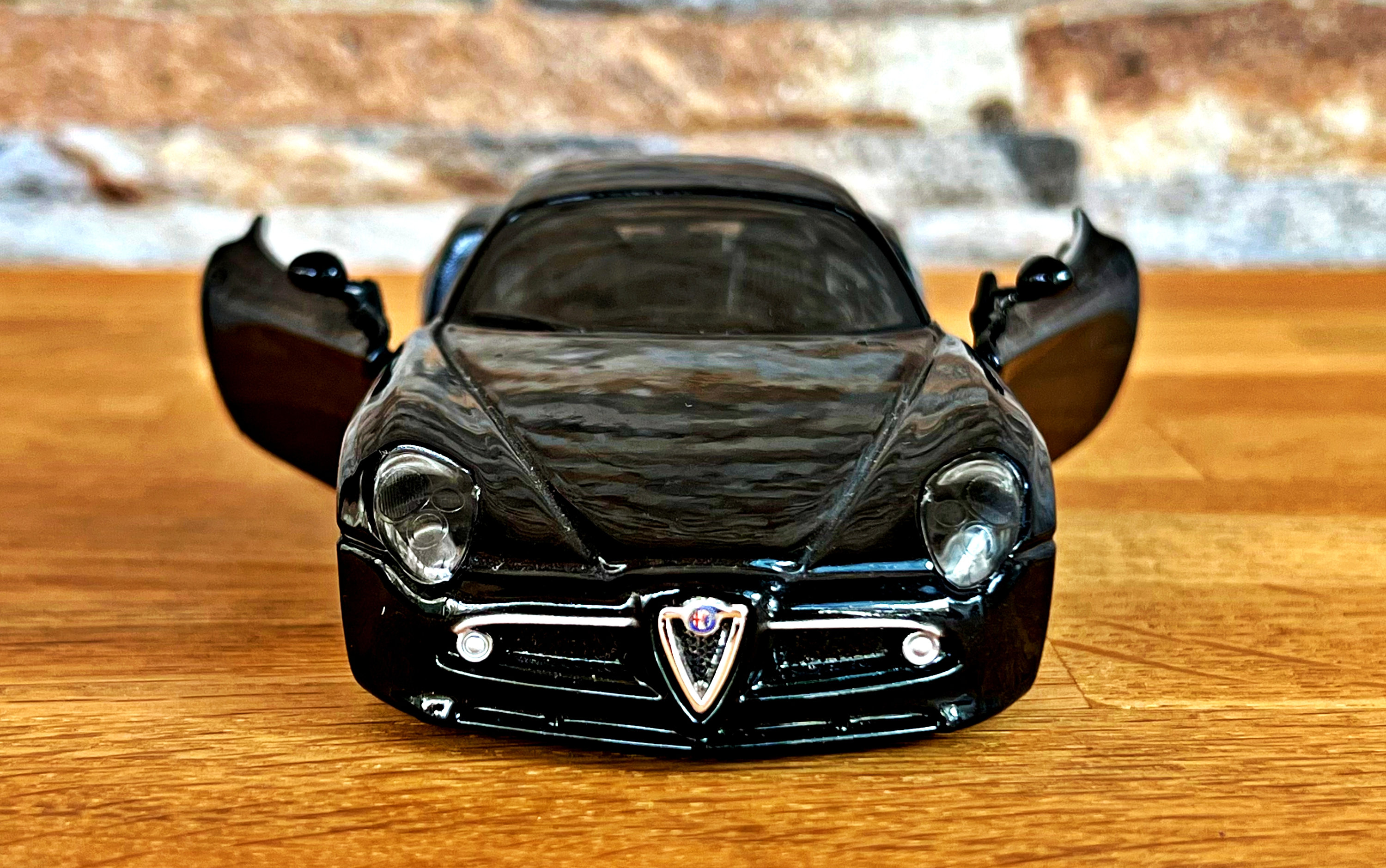 Alfa 8C Competizione 1/32 Scale Diecast Car Car Model Metal