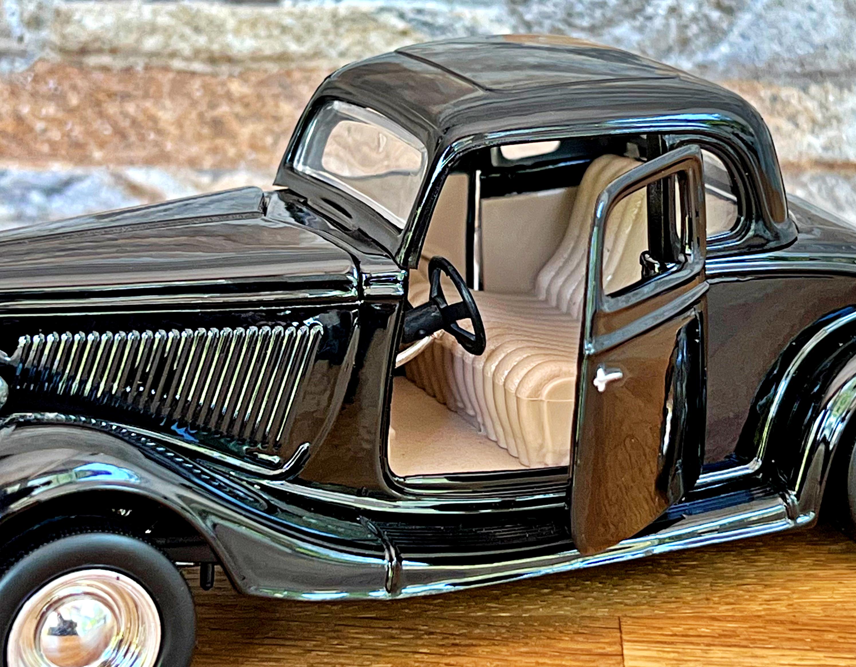 Ford Coupe 1934 | Vintage Model Car | 1:24 Scale Diecast Car | 1
