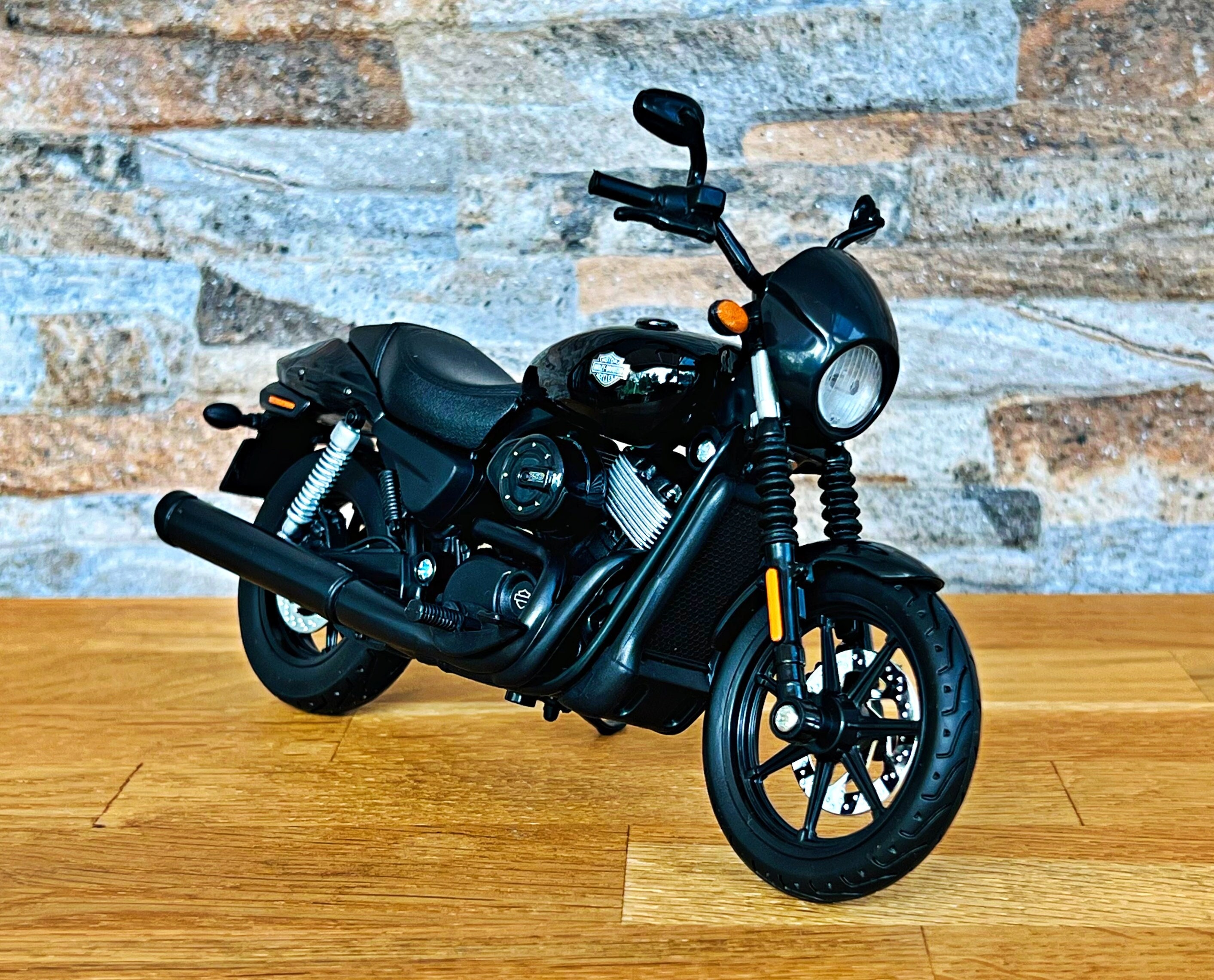  Maisto 2015 Harley Davidson Street Glide Motorcycle 1/12 Scale  Pre-Built Model Black : Toys & Games