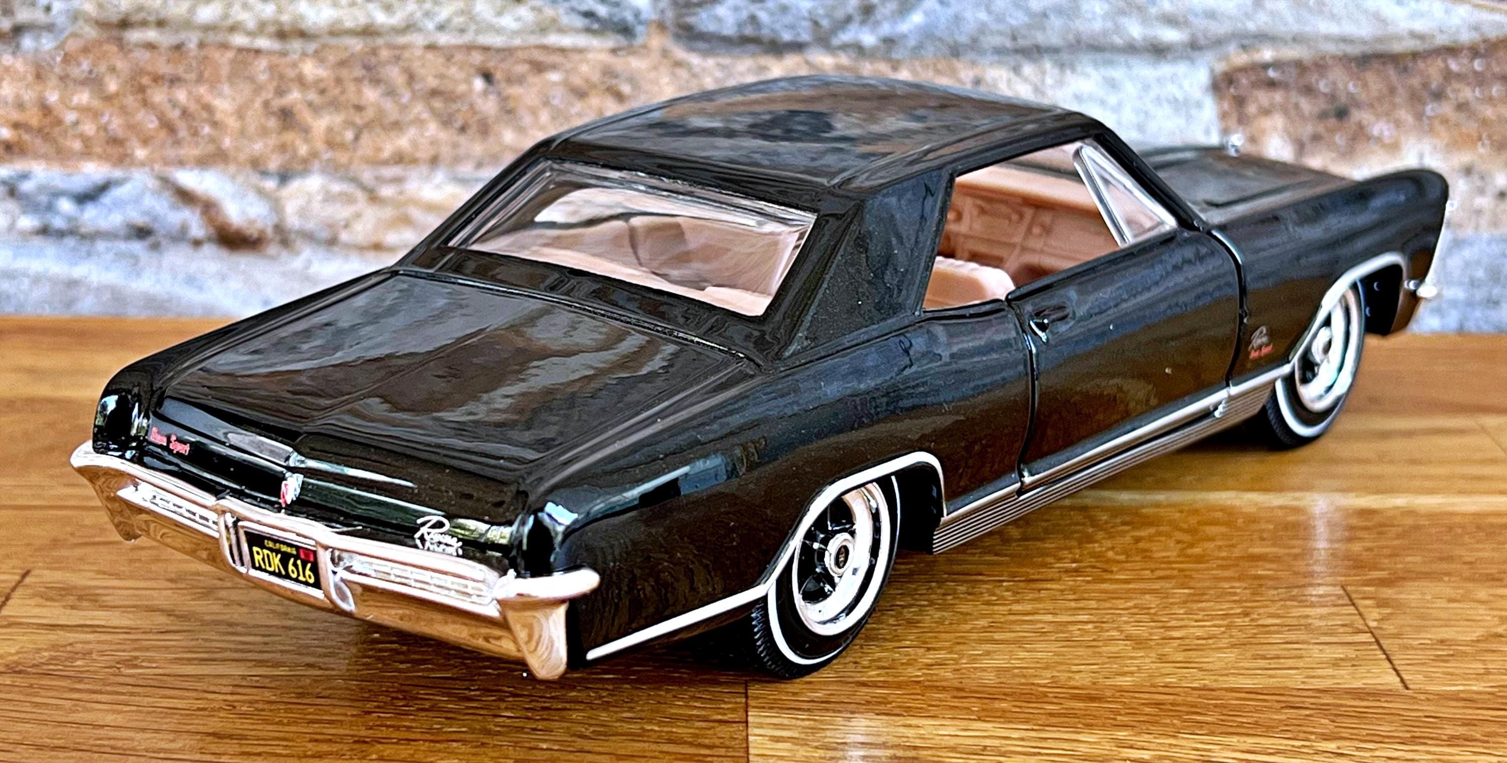 1965 Buick Riviera Gran Sport, Model Car, Diecast Car, 1/26 Scale