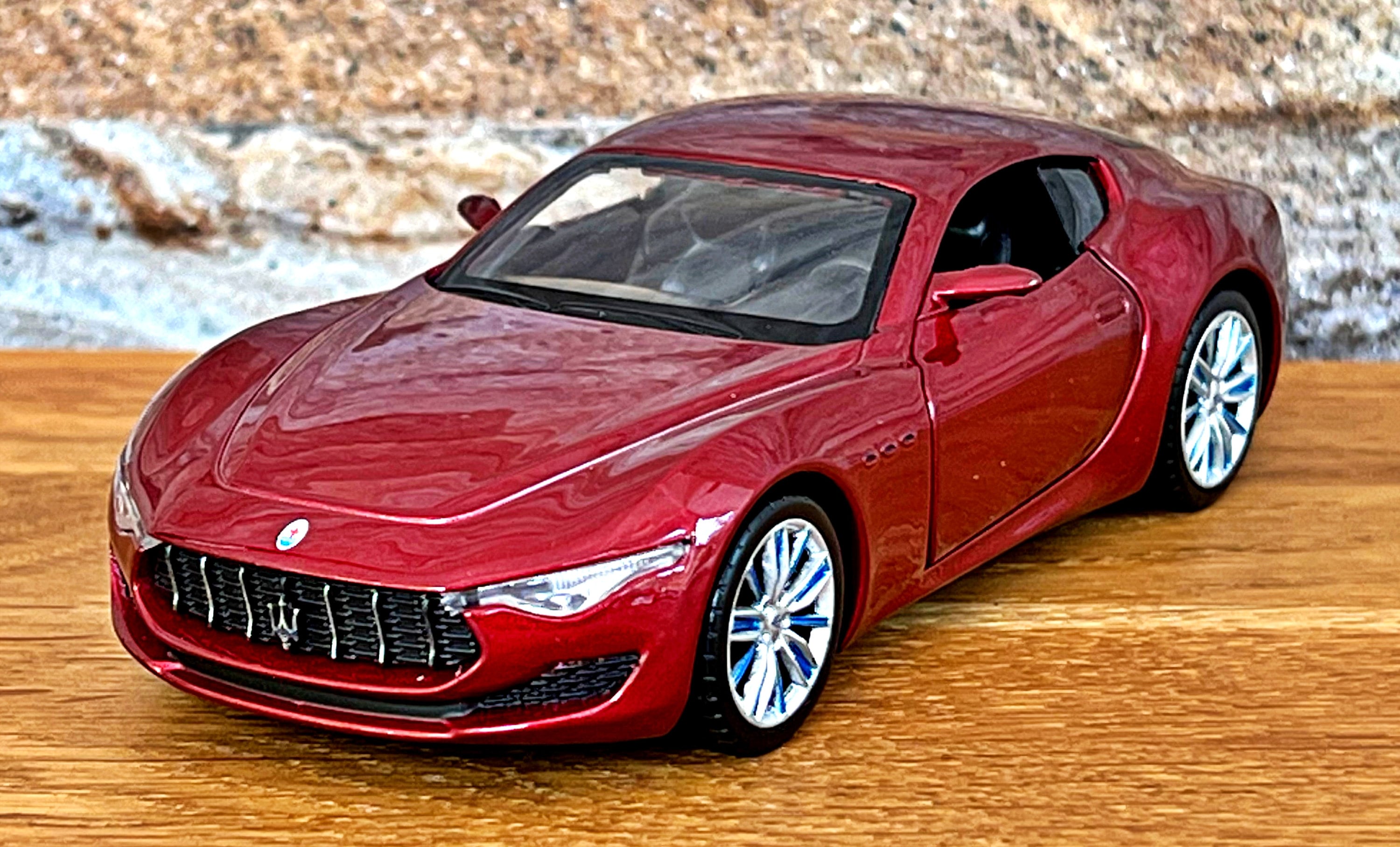 マセラティ アルフィエーリ | モデルカー | ダイキャストカー | 1/36
