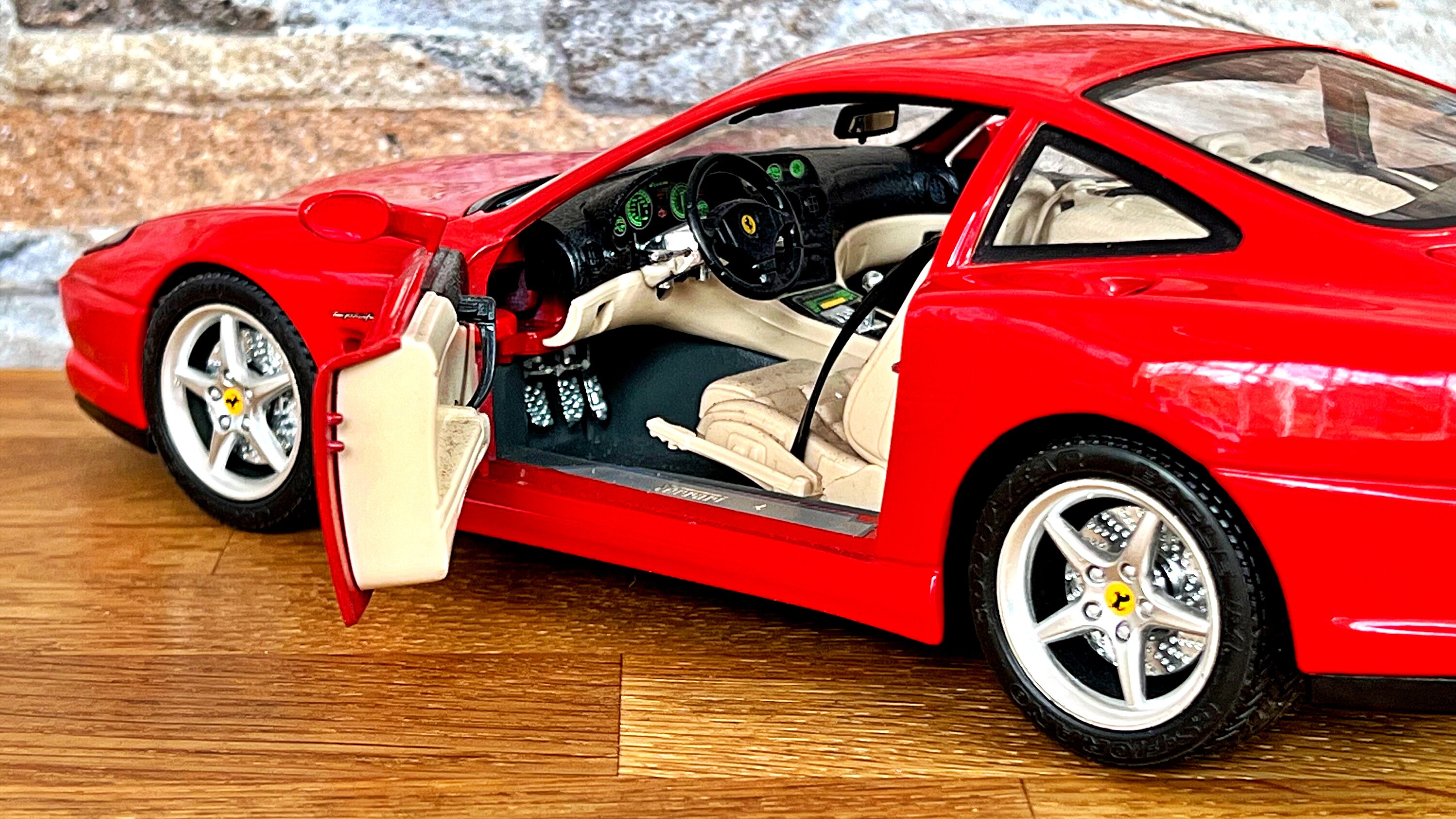 フェラーリ 550 マラネロ 1996 | ヴィンテージ モデルカー | 1