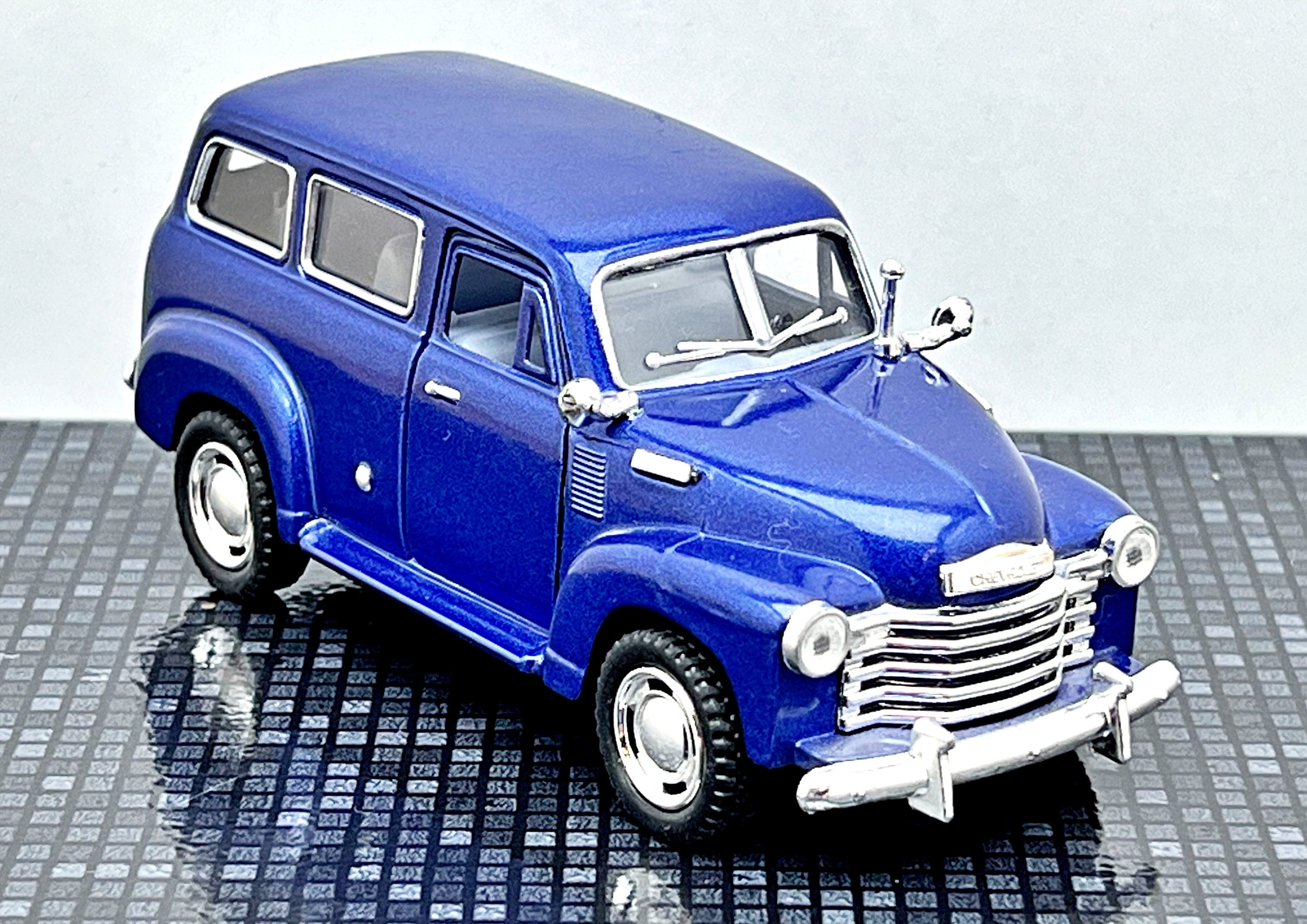 シボレー サバーバン 1950 | ヴィンテージ モデルカー | 1/36 ダイ