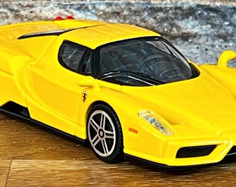 エンツォ フェラーリ | モデルカー | 1/43 スケール ダイキャストカー