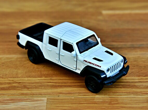 Jeep Gladiator Rubicon 2020 | Model Car | Diecast Pickup | Scale 1