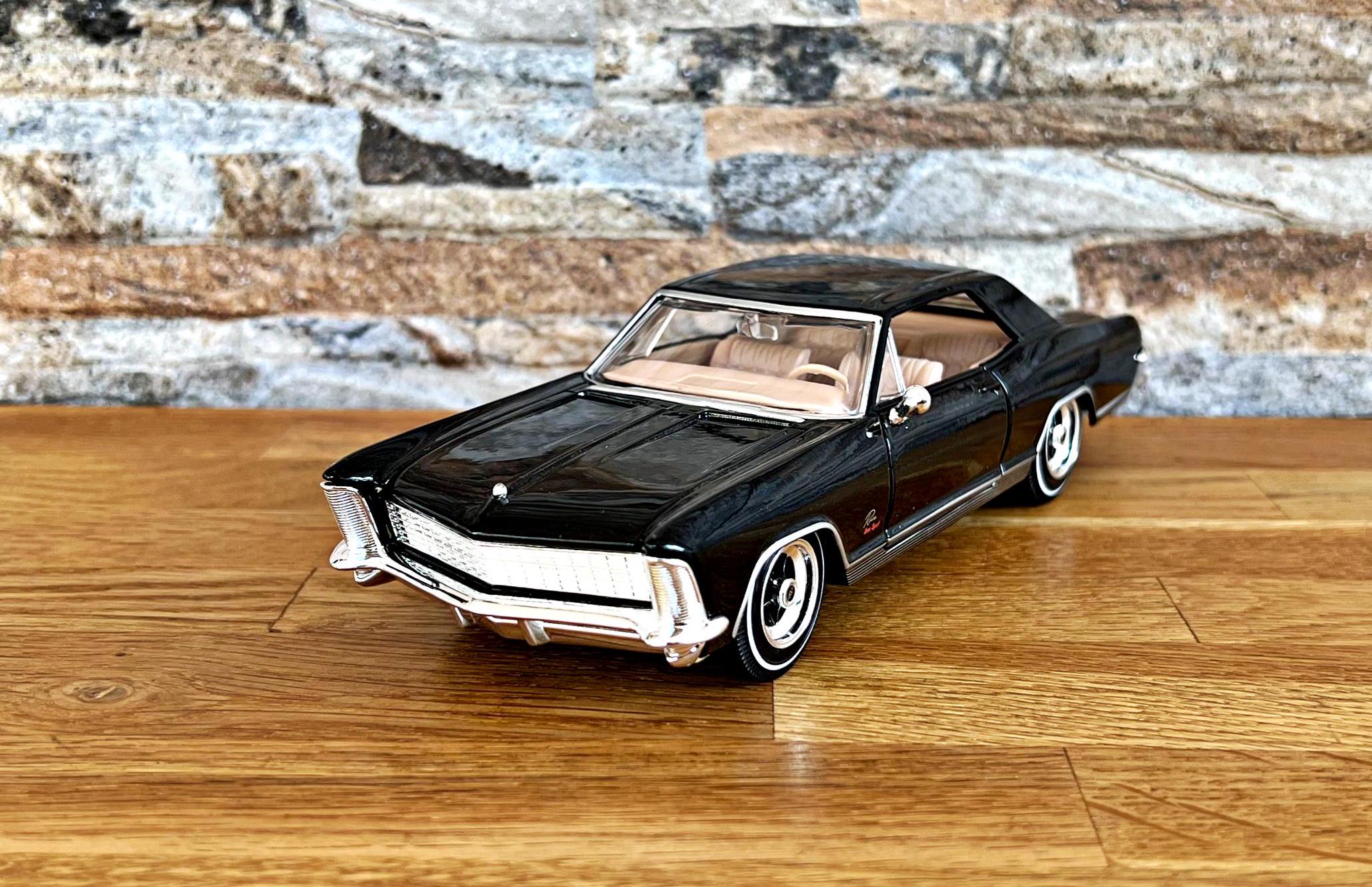 1965 Buick Riviera Gran Sport, Model Car, Diecast Car, 1/26 Scale