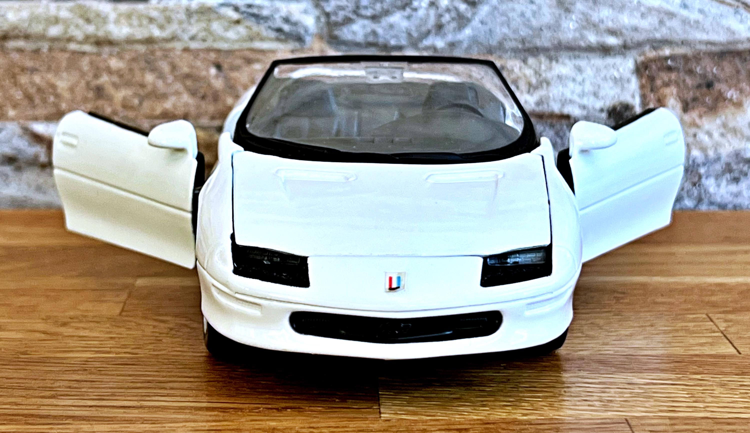 Camaro Z28 1996 | Model Car | 1/25 Diecast Car | 1:25 Scale Model