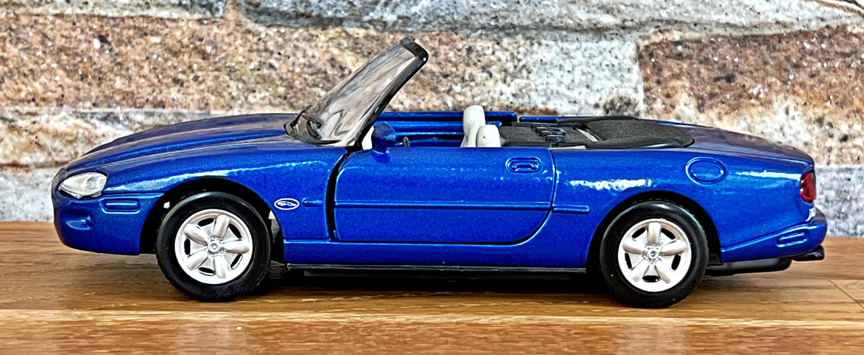 Jaguar XK8 1998 , Model Car, Diecast Car, 1/32 Scale Model Car