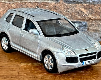ポルシェ カイエン S 1:43 ミニチャンプス ブルー - Etsy 日本