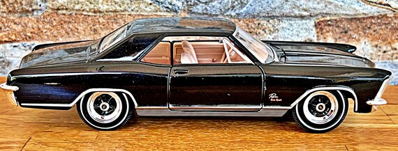 1965 Buick Riviera Gran Sport, Model Car, Diecast Car, 1/26 Scale