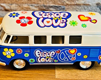 Easy Toys Modèle de Voiture Compatible avec Le Bus Classique Volkswagen - Van Jouet à l'échelle avec Portes Qui s'ouvrent - Modélisation Automobile