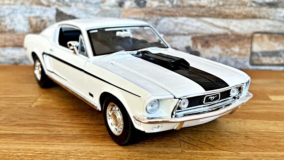 Ford Mustang GT 1968, Model Car, Diecast Car, 1/18 Scale Model Car