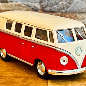 Dub City Jada Toys - 1962 Volkswagen Bus - 1:32 Scale - Etsy