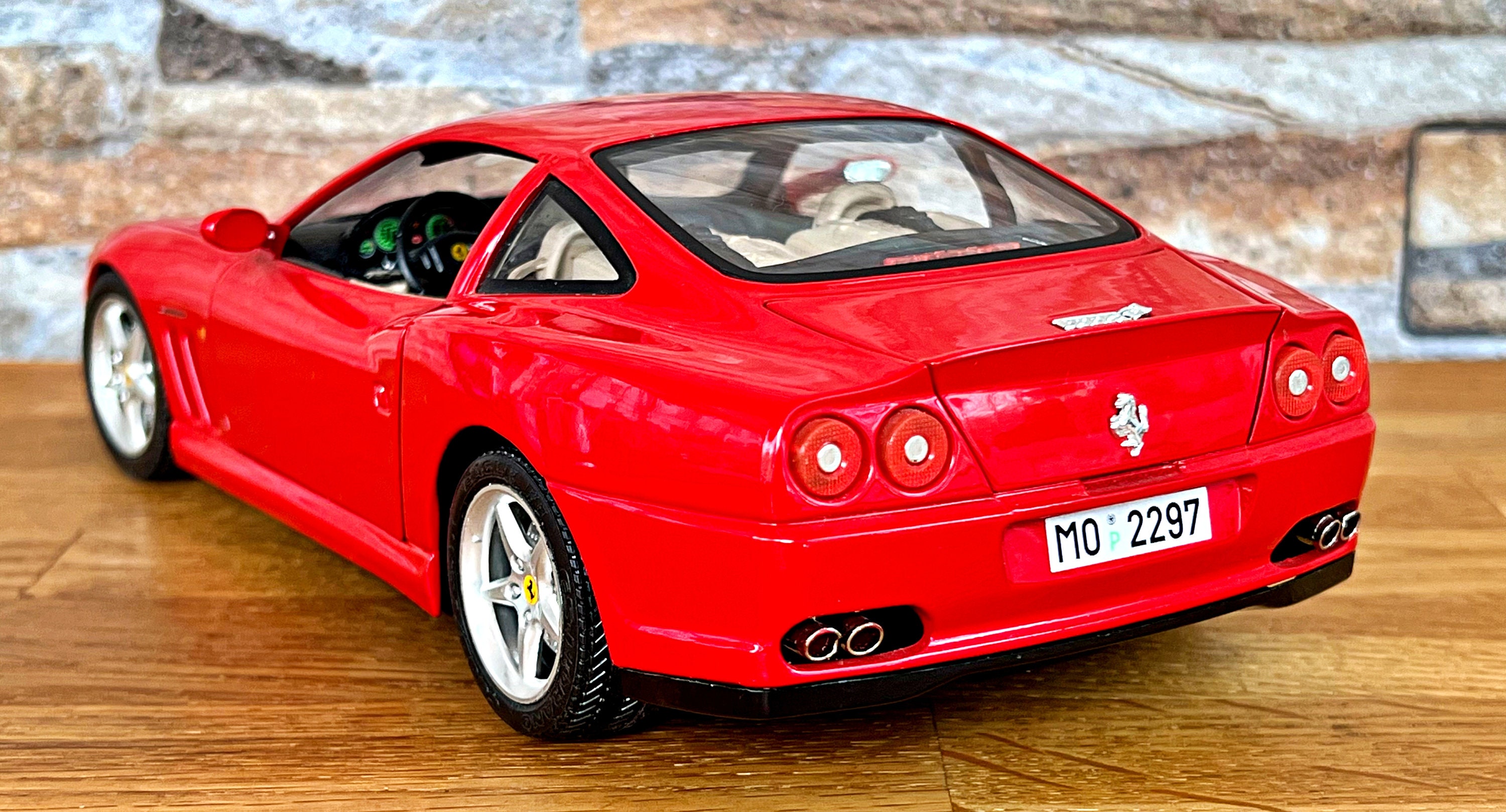 Ferrari 550 Maranello 1996 | Vintage Model Car | 1/18 Scale Model
